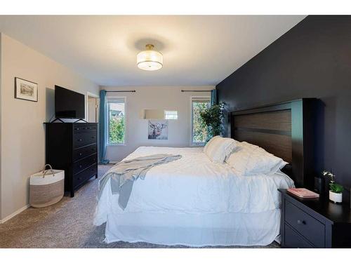 44 Tuscany Ridge Green, Calgary, AB - Indoor Photo Showing Bedroom