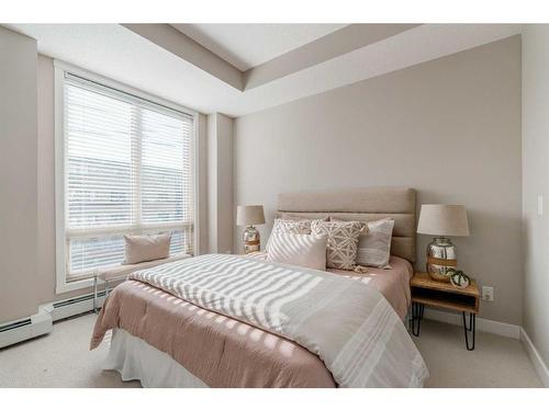 207-823 5 Avenue Nw, Calgary, AB - Indoor Photo Showing Bedroom