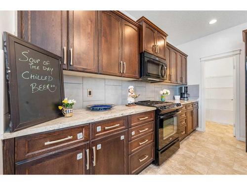 58 Sage Berry Way Nw, Calgary, AB - Indoor Photo Showing Kitchen