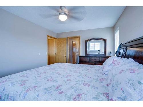 205 Coral Springs Close Ne, Calgary, AB - Indoor Photo Showing Other Room