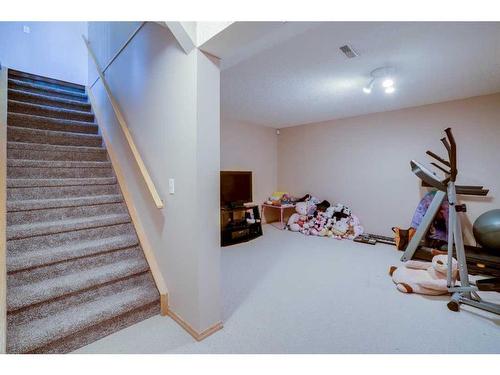 205 Coral Springs Close Ne, Calgary, AB - Indoor Photo Showing Bedroom