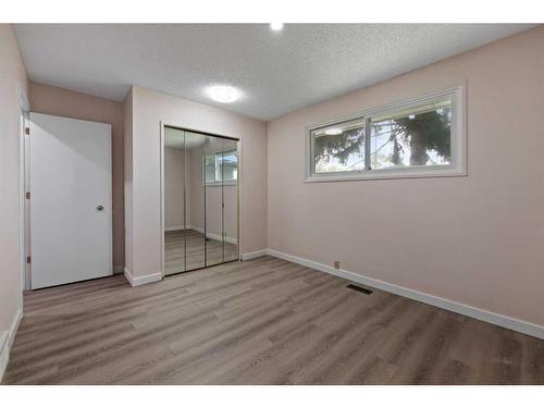 254 Dovercliffe Way Se, Calgary, AB - Indoor Photo Showing Other Room