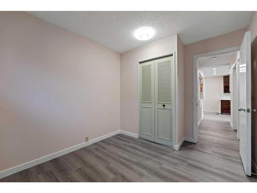 254 Dovercliffe Way Se, Calgary, AB - Indoor Photo Showing Other Room