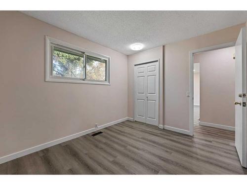 254 Dovercliffe Way Se, Calgary, AB - Indoor Photo Showing Other Room