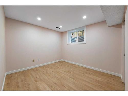 254 Dovercliffe Way Se, Calgary, AB - Indoor Photo Showing Other Room