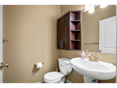 60 Westmount Way, Okotoks, AB - Indoor Photo Showing Bathroom