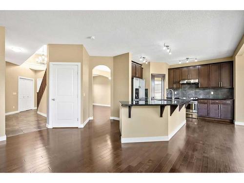 60 Westmount Way, Okotoks, AB - Indoor Photo Showing Kitchen