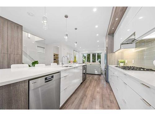 2406 35 Street Sw, Calgary, AB - Indoor Photo Showing Kitchen With Upgraded Kitchen