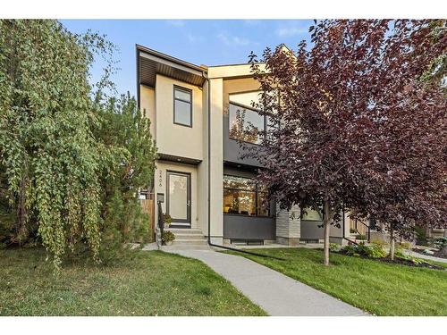 2406 35 Street Sw, Calgary, AB - Outdoor