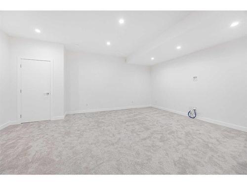 2406 35 Street Sw, Calgary, AB - Indoor Photo Showing Other Room