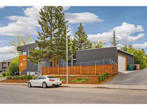 3901 17 Street Sw, Calgary, AB - Outdoor