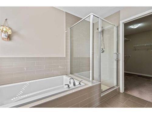 91 Nolancrest Circle Nw, Calgary, AB - Indoor Photo Showing Bathroom