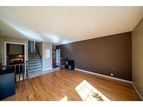 16 Ridgegate Way Sw, Airdrie, AB - Indoor Photo Showing Other Room