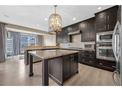 1026 Evanston Drive Nw, Calgary, AB - Indoor Photo Showing Kitchen With Upgraded Kitchen