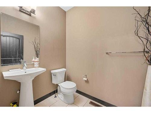 1026 Evanston Drive Nw, Calgary, AB - Indoor Photo Showing Bathroom