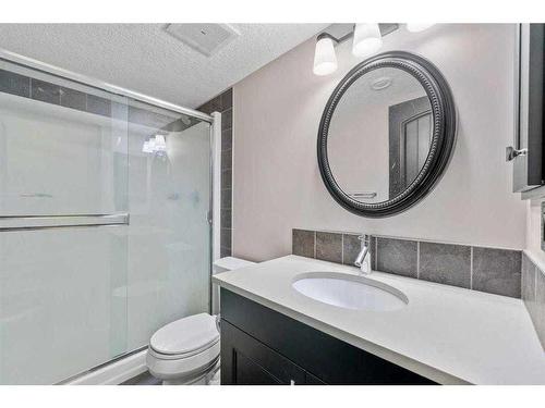 1026 Evanston Drive Nw, Calgary, AB - Indoor Photo Showing Bathroom