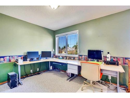 52 Somerrect Gardens Sw, Calgary, AB - Indoor Photo Showing Office