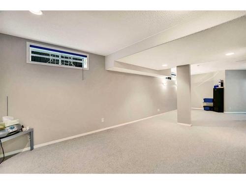 52 Somerrect Gardens Sw, Calgary, AB - Indoor