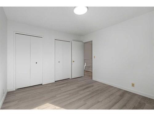 2419 7 Avenue Nw, Calgary, AB - Indoor Photo Showing Other Room