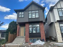 2226 Halifax Crescent NW Calgary, AB T2M 4C9