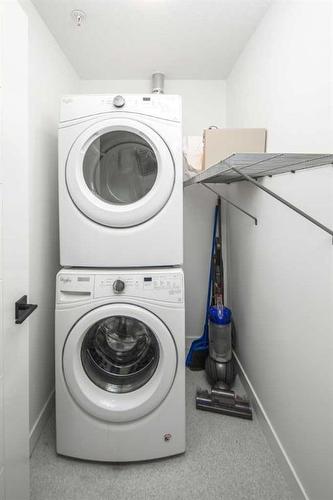 1110-350 Livingston Common Ne, Calgary, AB - Indoor Photo Showing Laundry Room