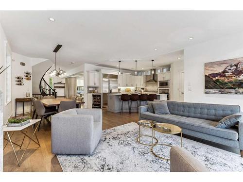 1934 47 Avenue Sw, Calgary, AB - Indoor Photo Showing Living Room