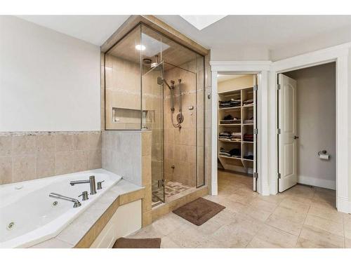 1934 47 Avenue Sw, Calgary, AB - Indoor Photo Showing Bathroom