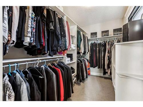 1934 47 Avenue Sw, Calgary, AB - Indoor With Storage