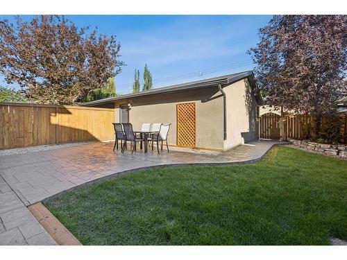 1934 47 Avenue Sw, Calgary, AB - Outdoor