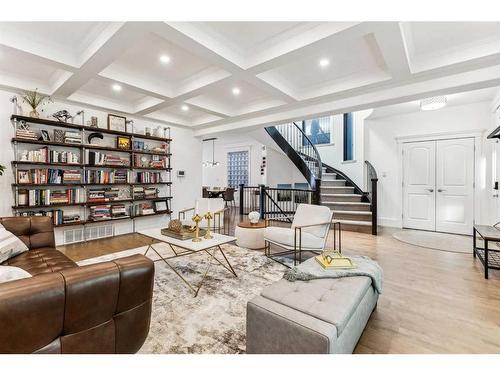 1934 47 Avenue Sw, Calgary, AB - Indoor Photo Showing Living Room