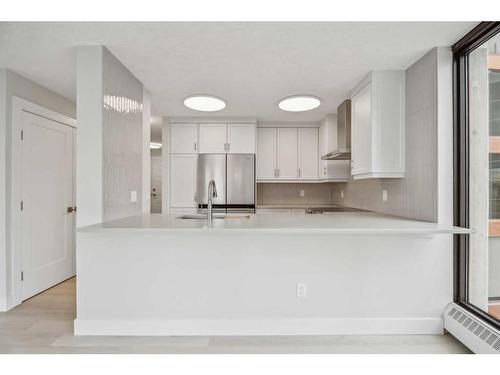 261-20 Coachway Road Sw, Calgary, AB - Indoor Photo Showing Kitchen