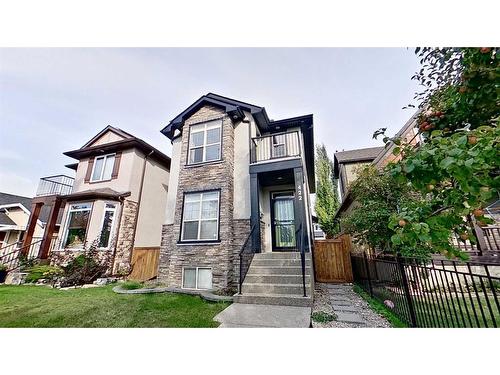 422 7 Street Ne, Calgary, AB 