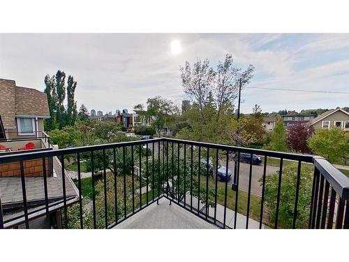 422 7 Street Ne, Calgary, AB 