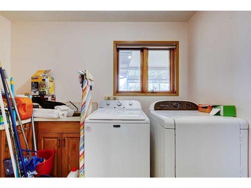 529 2 Street North, Vulcan, AB - Indoor Photo Showing Laundry Room