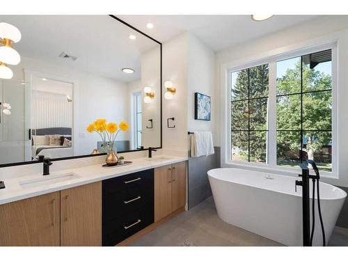 1112A Regent Crescent Ne, Calgary, AB - Indoor Photo Showing Bathroom