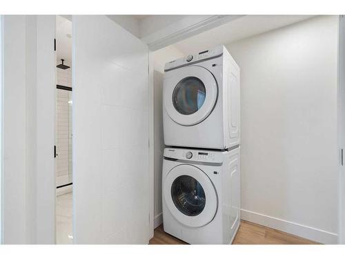 1112A Regent Crescent Ne, Calgary, AB - Indoor Photo Showing Laundry Room