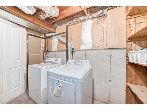 16-4936 Dalton Drive Nw, Calgary, AB - Indoor Photo Showing Laundry Room