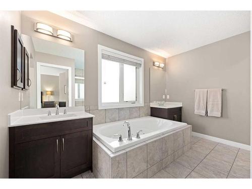 1 Cranberry Cove Se, Calgary, AB - Indoor Photo Showing Bathroom