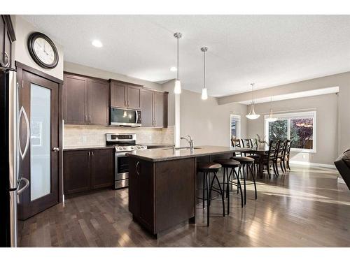 1 Cranberry Cove Se, Calgary, AB - Indoor Photo Showing Kitchen With Upgraded Kitchen