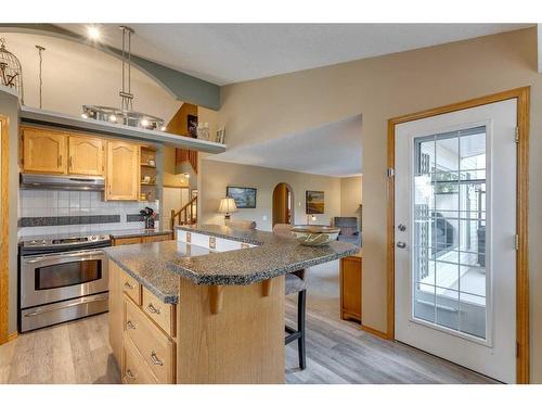 151 Riverview Circle Se, Calgary, AB - Indoor Photo Showing Kitchen