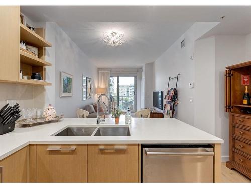 330-88 9 Street Ne, Calgary, AB - Indoor Photo Showing Kitchen With Double Sink