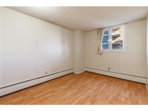 413-738 3 Avenue Sw, Calgary, AB - Indoor Photo Showing Other Room