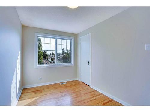 2266 Passchendaele Avenue Sw, Calgary, AB - Indoor Photo Showing Other Room