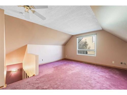 2121 Bowness Road Nw, Calgary, AB - Indoor Photo Showing Other Room