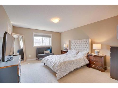 23 Everwoods Park Sw, Calgary, AB - Indoor Photo Showing Bedroom