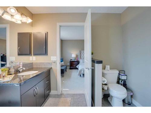 23 Everwoods Park Sw, Calgary, AB - Indoor Photo Showing Bathroom