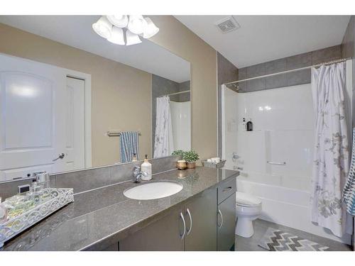 23 Everwoods Park Sw, Calgary, AB - Indoor Photo Showing Bathroom