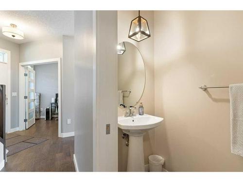 138 Baywater Way Sw, Airdrie, AB - Indoor Photo Showing Bathroom