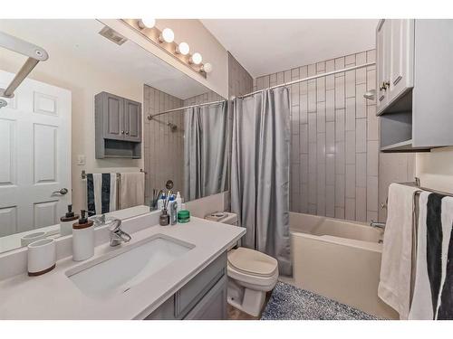 303-730 2 Avenue Nw, Calgary, AB - Indoor Photo Showing Bathroom