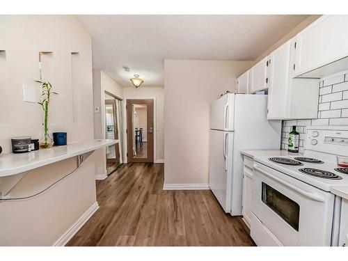 303-730 2 Avenue Nw, Calgary, AB - Indoor Photo Showing Kitchen